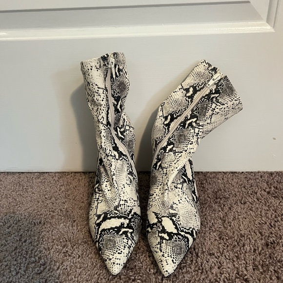 Steve Madden Daffy Natural Snake Boots - Picture 2 of 4